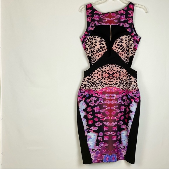 Celeb Boutique Kenta - Lilac Cut-Out Bodycon Graphic Print Dress Size M (6-8) - Picture 2 of 10